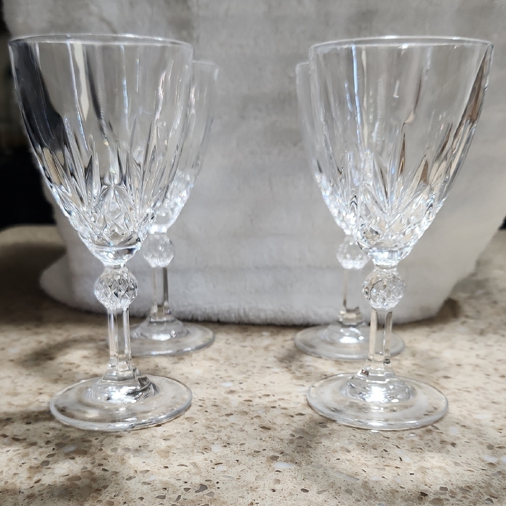 Crystal Clear Wine Glass Set